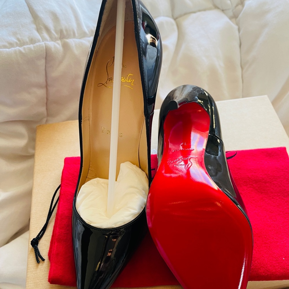 Selling my Christian louboutins never worn